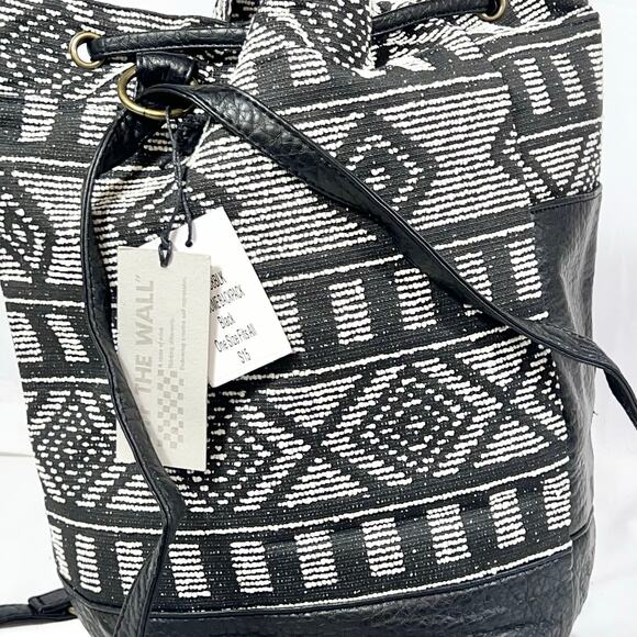 Vans Newsome Bucket Backpack Black Grey Aztec Tribal Print Faux Leather New - Picture 8 of 14